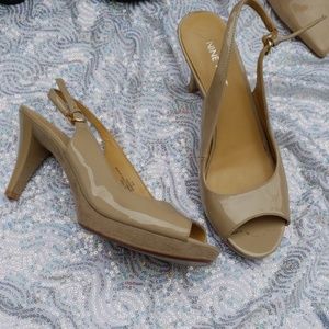 Biege 9 West sling back pumps